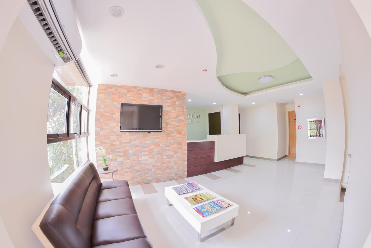 Emerald Suites Cdo Cagayan de Oro Esterno foto