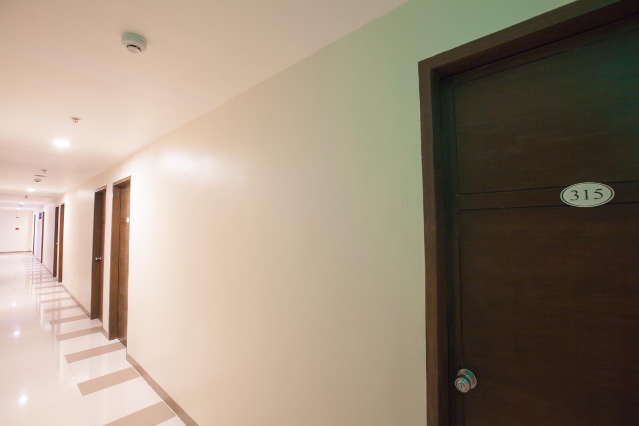 Emerald Suites Cdo Cagayan de Oro Esterno foto