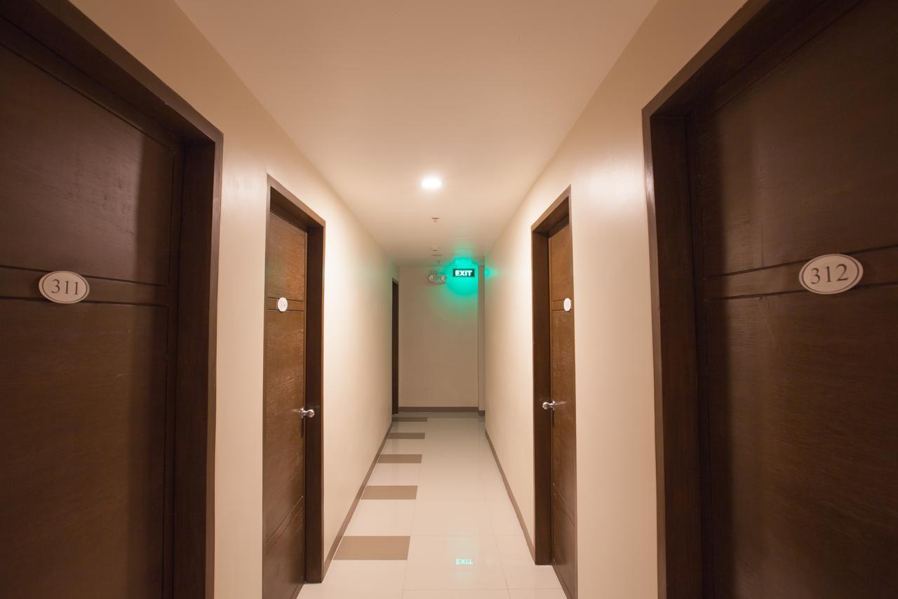 Emerald Suites Cdo Cagayan de Oro Esterno foto